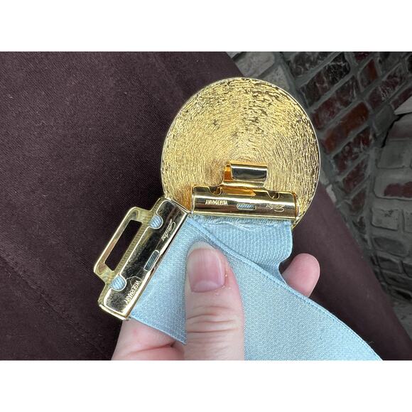 Gutos W germany elastic belt round filigree clasp goldtone blue 1980s